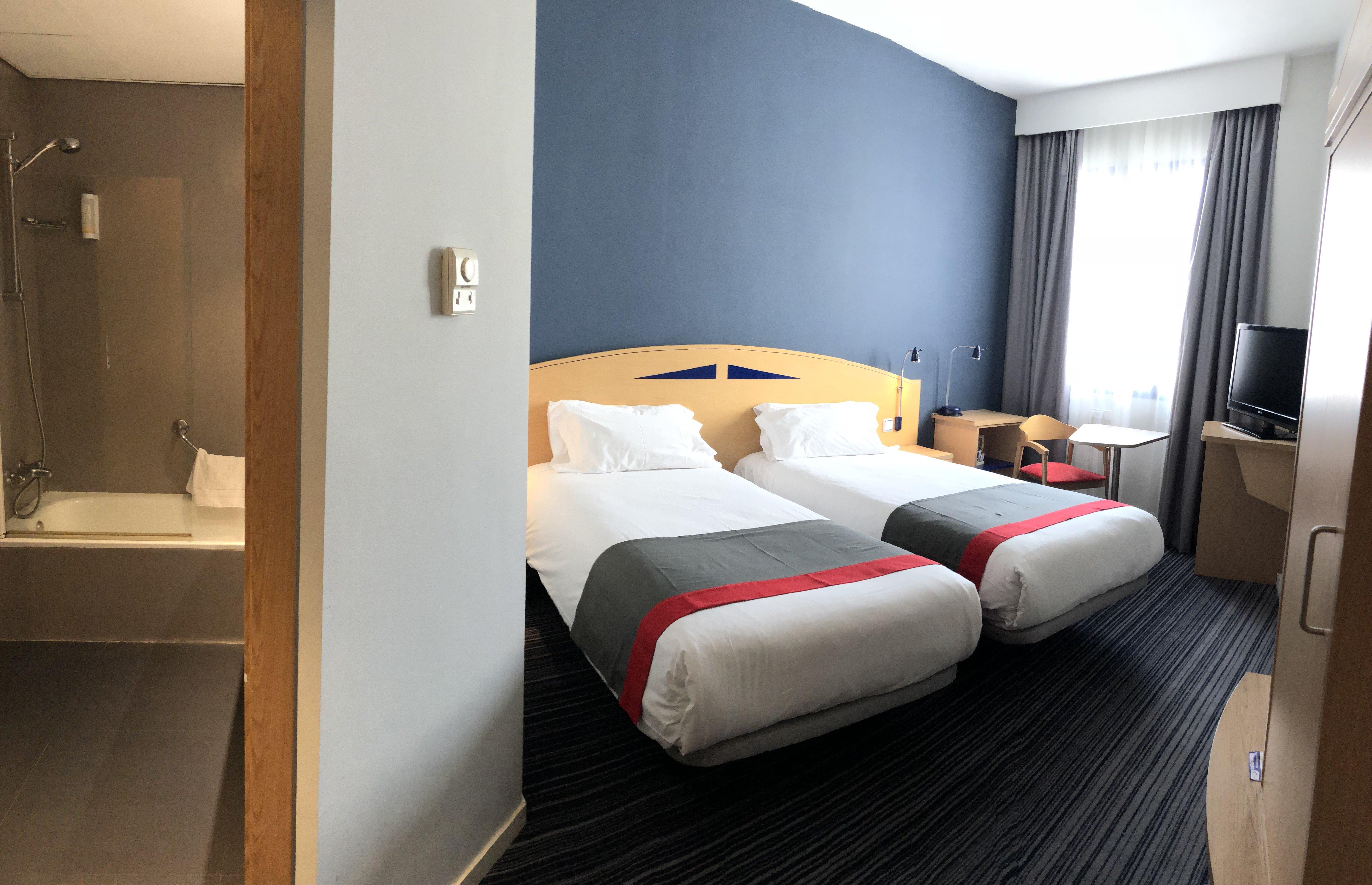 Holiday Inn Express San Sebastian De Los Reyes By Ihg Ngoại thất bức ảnh