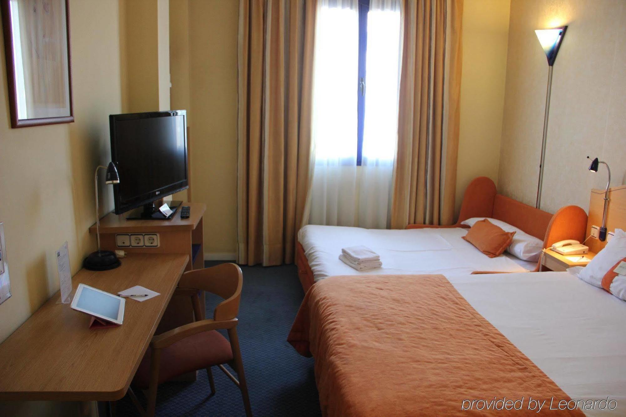 Holiday Inn Express San Sebastian De Los Reyes By Ihg Ngoại thất bức ảnh